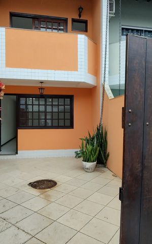 Casa de condomínio para alugar com 120m², 2 quartos e 1 vaga Casa de condomínio para alugar com 120m², 2 quartos e 1 vagaFachada