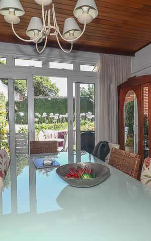 Casa à venda com 459m², 3 quartos e 3 vagasSala
