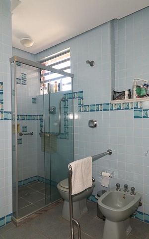 Casa à venda com 459m², 3 quartos e 3 vagasBanheiro Social