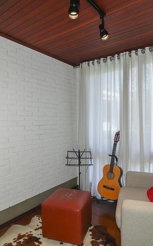 Casa à venda com 459m², 3 quartos e 3 vagasEspaço entre quartos