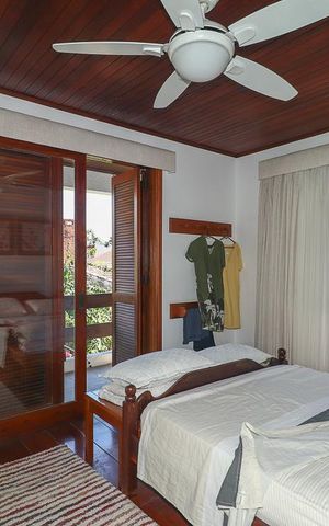 Casa à venda com 459m², 3 quartos e 3 vagasQuarto 3