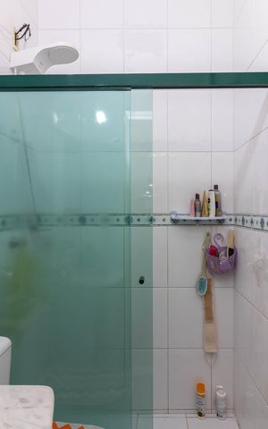 Casa à venda com 168m², 3 quartos e 2 vagas Casa à venda com 168m², 3 quartos e 2 vagasBanheiro da Suíte