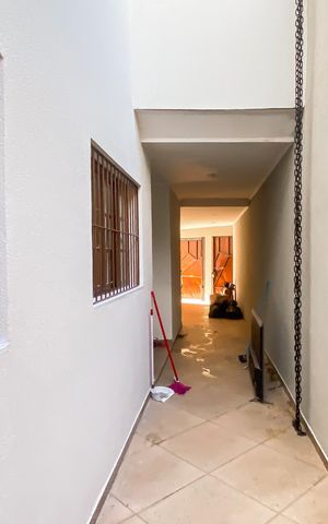 Casa à venda com 280m², 4 quartos e 4 vagas Casa à venda com 280m², 4 quartos e 4 vagasCorredor