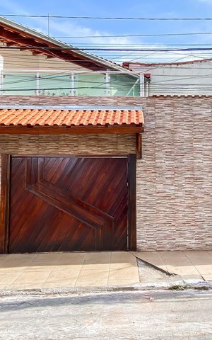 Casa à venda com 280m², 4 quartos e 4 vagas Casa à venda com 280m², 4 quartos e 4 vagasFachada