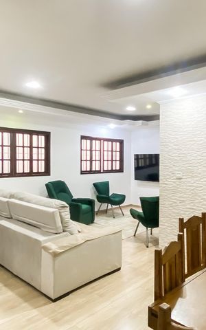 Casa à venda com 280m², 4 quartos e 4 vagas Casa à venda com 280m², 4 quartos e 4 vagasSala