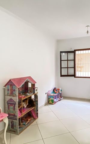 Casa à venda com 280m², 4 quartos e 4 vagas Casa à venda com 280m², 4 quartos e 4 vagasQuarto 3