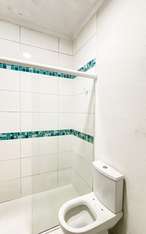 Casa à venda com 280m², 4 quartos e 4 vagas Casa à venda com 280m², 4 quartos e 4 vagasBanheiro da Suíte