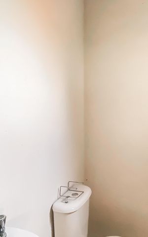 Casa à venda com 280m², 4 quartos e 4 vagas Casa à venda com 280m², 4 quartos e 4 vagasBanheiro de serviço