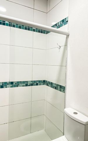 Casa à venda com 280m², 4 quartos e 4 vagas Casa à venda com 280m², 4 quartos e 4 vagasBanheiro da Suíte