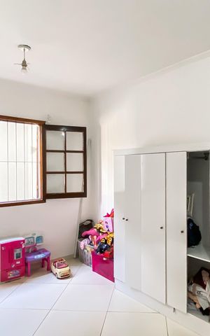 Casa à venda com 280m², 4 quartos e 4 vagas Casa à venda com 280m², 4 quartos e 4 vagasQuarto 3