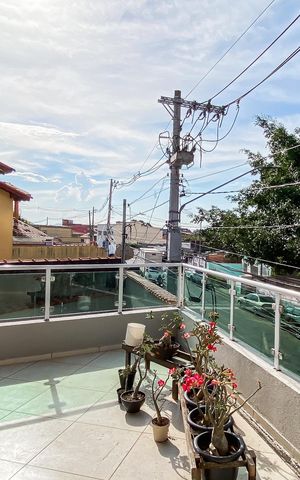 Casa à venda com 280m², 4 quartos e 4 vagas Casa à venda com 280m², 4 quartos e 4 vagasÁrea externa
