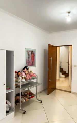 Casa à venda com 280m², 4 quartos e 4 vagas Casa à venda com 280m², 4 quartos e 4 vagasQuarto 3