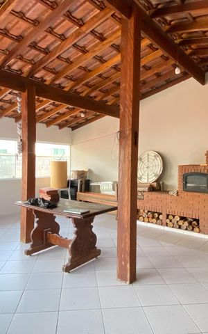 Casa à venda com 280m², 4 quartos e 4 vagas Casa à venda com 280m², 4 quartos e 4 vagasÁrea comum - Churrasqueira