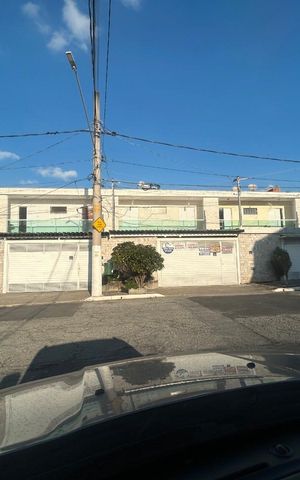 Casa à venda com 73m², 2 quartos e 2 vagas