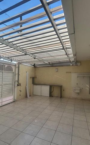 Casa à venda com 73m², 2 quartos e 2 vagas