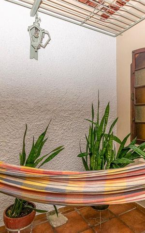Casa à venda com 256m², 2 quartos e 2 vagas Casa à venda com 256m², 2 quartos e 2 vagasVaranda da Sala