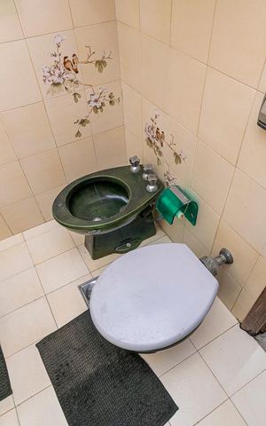 Casa à venda com 256m², 2 quartos e 2 vagas Casa à venda com 256m², 2 quartos e 2 vagasBanheiro da Suíte 2