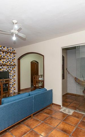 Casa à venda com 256m², 2 quartos e 2 vagas Casa à venda com 256m², 2 quartos e 2 vagasSala