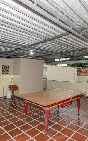 Casa à venda com 256m², 2 quartos e 2 vagas Casa à venda com 256m², 2 quartos e 2 vagasTerraço