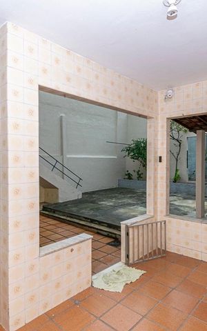 Casa à venda com 256m², 2 quartos e 2 vagas Casa à venda com 256m², 2 quartos e 2 vagasÁrea de Serviço