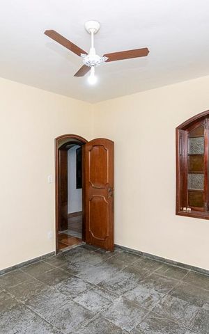 Casa à venda com 256m², 2 quartos e 2 vagas Casa à venda com 256m², 2 quartos e 2 vagasSuíte 2