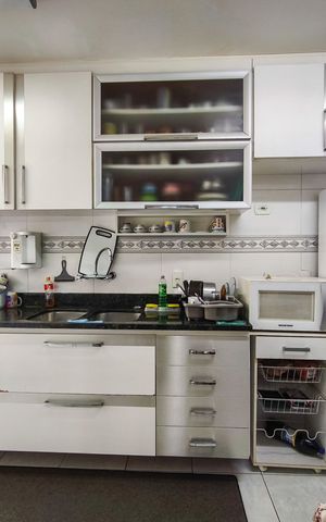 Apartamento à venda com 123m², 3 quartos e 2 vagas Apartamento à venda com 123m², 3 quartos e 2 vagasCozinha