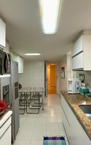 Apartamento à venda com 156m², 3 quartos e 2 vagas Apartamento à venda com 156m², 3 quartos e 2 vagasCozinha