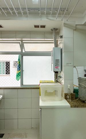 Apartamento à venda com 156m², 3 quartos e 2 vagas Apartamento à venda com 156m², 3 quartos e 2 vagasÁrea de Serviço