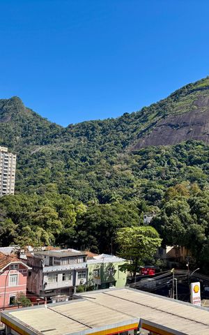 Apartamento à venda com 161m², 4 quartos e 2 vagasVaranda da sala - vista para o Cristo redentor