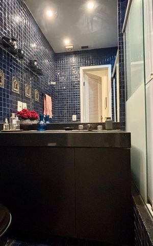 Apartamento à venda com 161m², 4 quartos e 2 vagasBanheiro social