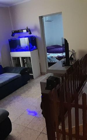 Casa à venda com 146m², 3 quartos e 2 vagas Casa à venda com 146m², 3 quartos e 2 vagasSala