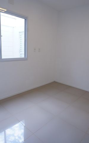Casa de condomínio para alugar com 80m², 2 quartos e 2 vagasSuíte