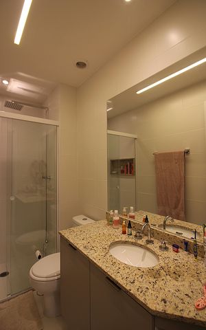 Apartamento à venda com 75m², 2 quartos e 2 vagasBanheiro Social