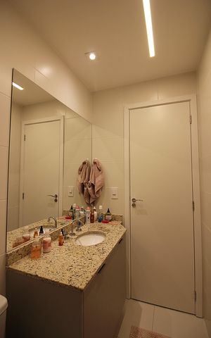 Apartamento à venda com 75m², 2 quartos e 2 vagasBanheiro Social