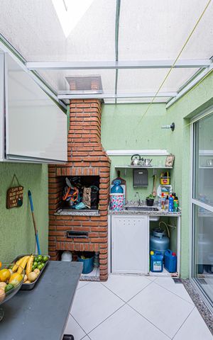 Casa à venda com 95m², 2 quartos e 2 vagasChurrasqueira