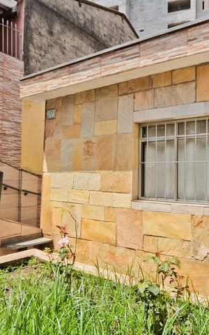 Casa à venda com 80m², 2 quartos e 3 vagas Casa à venda com 80m², 2 quartos e 3 vagasÁrea comum