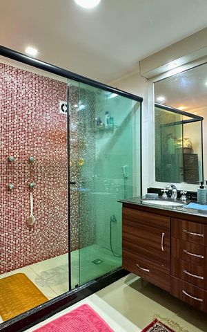 Apartamento à venda com 330m², 4 quartos e 3 vagas Apartamento à venda com 330m², 4 quartos e 3 vagasQuarto 5 - Suite - Banheiro