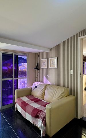 Apartamento à venda com 330m², 4 quartos e 3 vagas Apartamento à venda com 330m², 4 quartos e 3 vagasSala 2