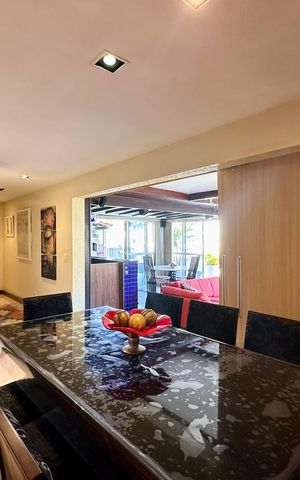 Apartamento à venda com 330m², 4 quartos e 3 vagas Apartamento à venda com 330m², 4 quartos e 3 vagasSala