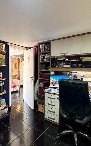 Apartamento à venda com 330m², 4 quartos e 3 vagas Apartamento à venda com 330m², 4 quartos e 3 vagasQuarto 4