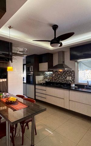 Apartamento à venda com 330m², 4 quartos e 3 vagas Apartamento à venda com 330m², 4 quartos e 3 vagasCozinha
