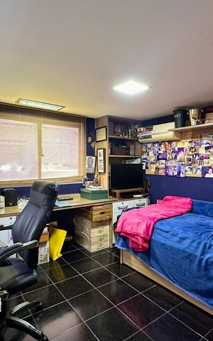 Apartamento à venda com 330m², 4 quartos e 3 vagas Apartamento à venda com 330m², 4 quartos e 3 vagasQuarto 4