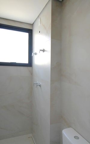 Apartamento à venda com 267m², 4 quartos e 3 vagasBanheiro da Suíte 2