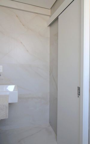 Apartamento à venda com 267m², 4 quartos e 3 vagasBanheiro da Suíte 2