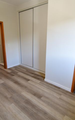Casa de condomínio para alugar com 96m², 3 quartos e 2 vagasSuíte