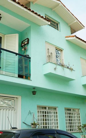Casa de condomínio à venda com 118m², 3 quartos e 3 vagasFachada da casa