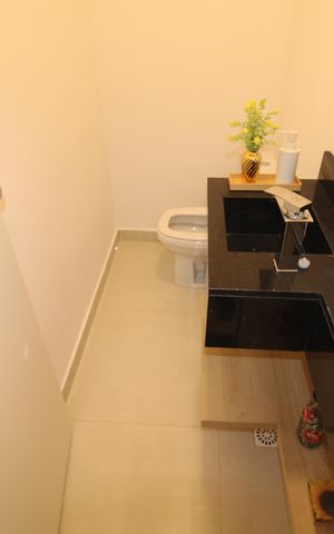 Casa à venda com 140m², 3 quartos e 2 vagasLavabo