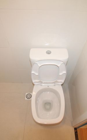 Casa à venda com 140m², 3 quartos e 2 vagasBanheiro - Suíte