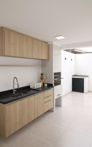 Casa à venda com 140m², 3 quartos e 2 vagasÁrea de Serviço