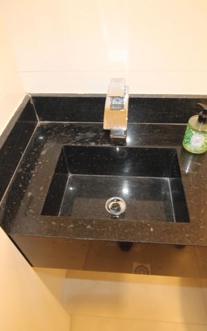Casa à venda com 140m², 3 quartos e 2 vagasBanheiro - Suíte 2 